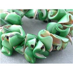 Shell Bracelet in Dyed Green Color