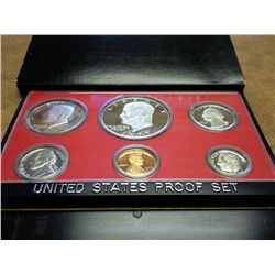 1977 US PROOF SET (WITH BOX)