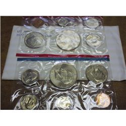 1977 US MINT SET (UNC) P/D (WITH ENVELOPE)