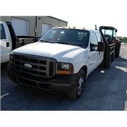 2005 FORD F-350  CREWCAB FLATBED
