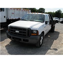 2005 FORD F-350  CREWCAB FLATBED