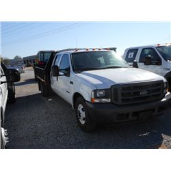 2003 FORD F350  CREW CAB FLATBED