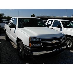 2006 CHEVEROLET SILVERADO  EXT CAB 4X4