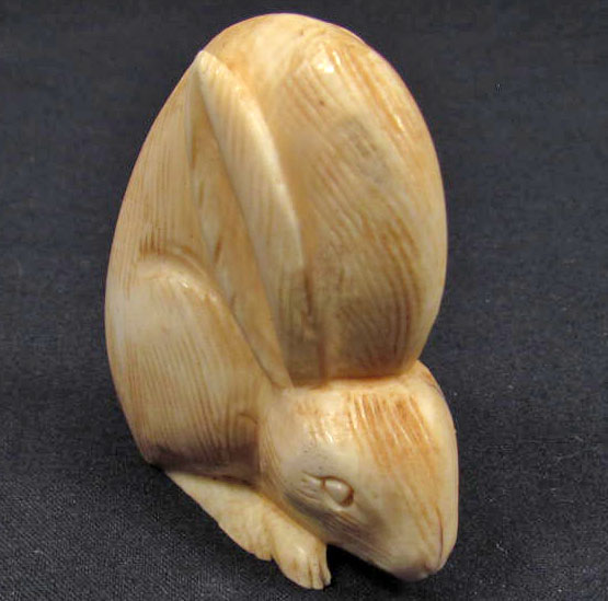 EARLY 20TH CENTURY CARVED NETSUKE - RABBIT