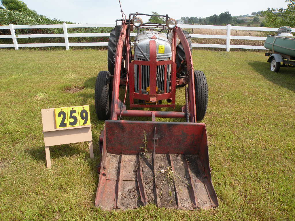 Ford 8N tractor w/loader & 3PT