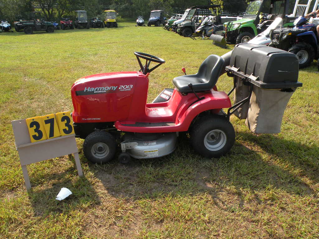 Honda Harmony 2013 Hydrostatic 13 HP OHV