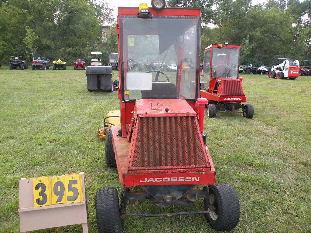 Jacobsen Turfcat II w/sweeper
