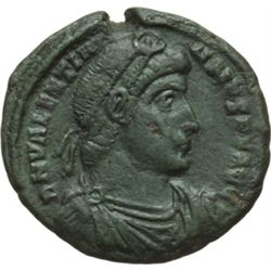 Impero Romano.    Valentiniano I (364-375). AE 19 mm. Roma. D/ Busto diademato, drappeggiato e coraz