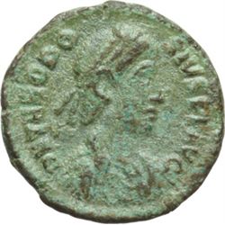 Impero Romano.    Teodosio I (379-395). AE 14 mm. Siscia. D/ Busto diademato, drappeggiato e corazza