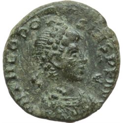 Impero Romano.    Teodosio I (379-395). AE 12 mm. Costantinopoli. D/ Busto diademato a destra. R/ VO