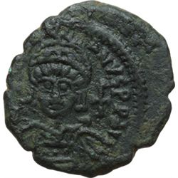 Impero Bizantino.    Giustiniano I (527-565). Decanummo, Theoupolis. D/ Busto di fronte. R/ Grande I