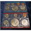 Image 2 : 700. 1974 U.S. Mint Set in original cellophane.