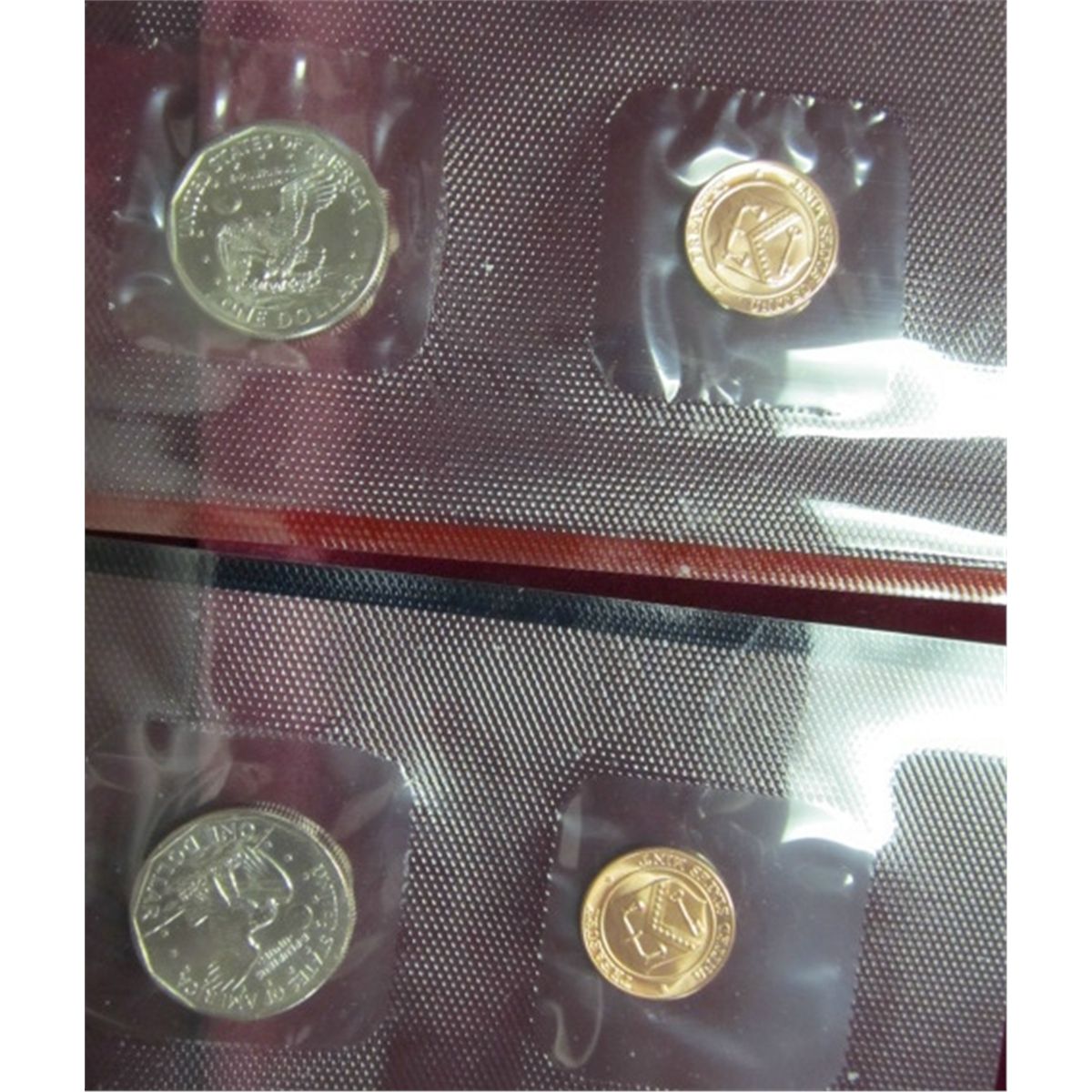 1999-P/&D Susan B Anthony Uncirculated Coin Set