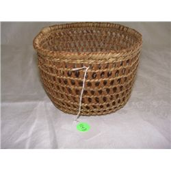 wonderful Native American handmade Quinault basket by Beatrice Black "Gramma Black" 4 1/2