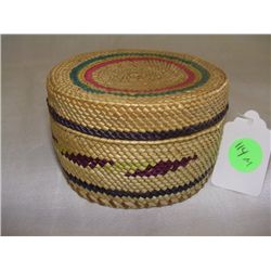 wonderful Native American handmade mint Makah treasure basket with lid 2 1/2