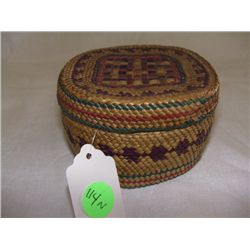 wonderful Native American handmade Makah mint condition Ca 1920 square 2 1/2