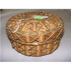 NE NATIVE AMERICAN PENOBSCOT BRAIDED SWEET GRASS AND ASH SPLINT COVERED BASKET