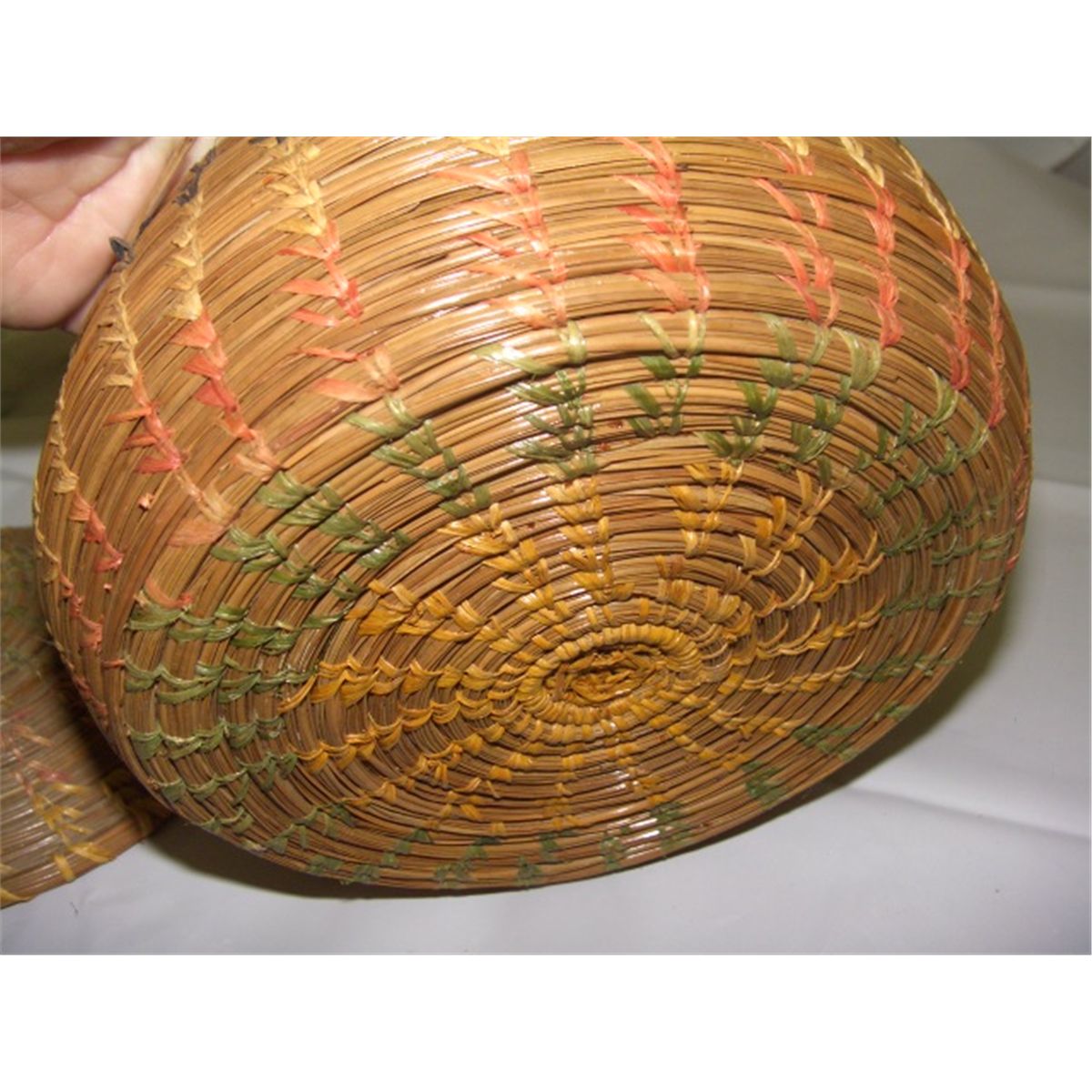 NE / SE Native American vintage pine needle basket with dyed grass