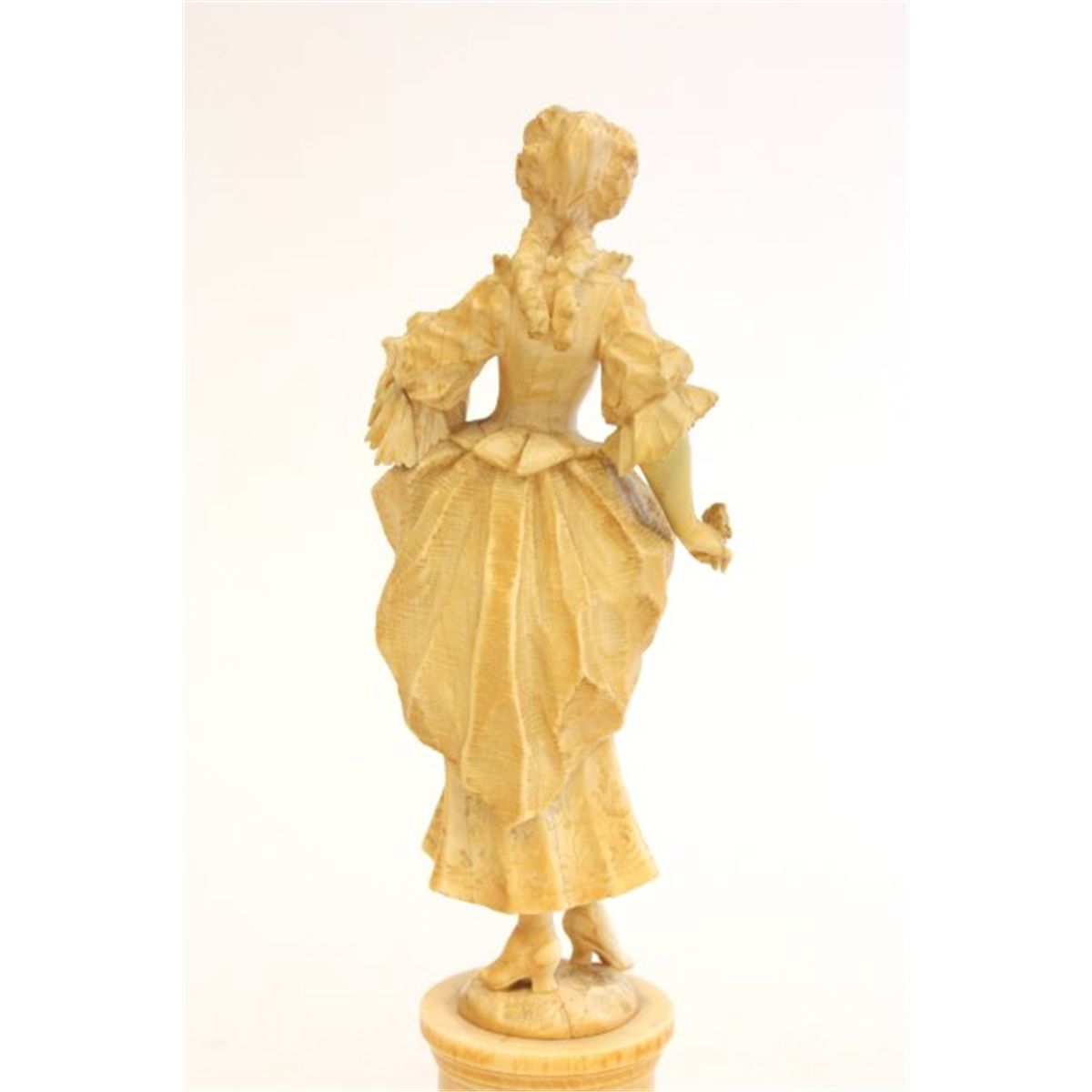Ivory statue "Woman"
