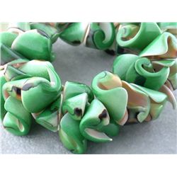Shell Bracelet in Dyed Green Color