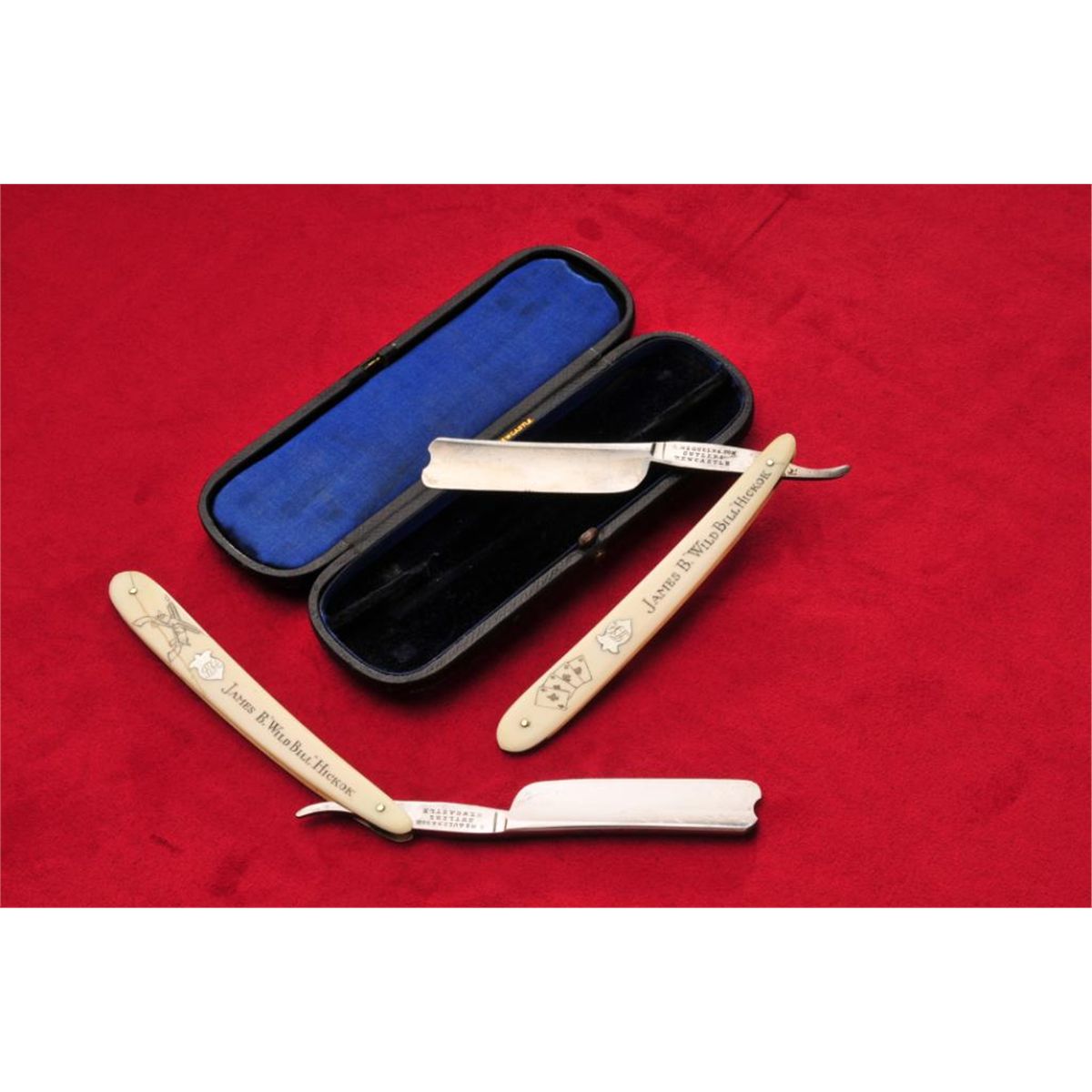 Pair of high quality presentation grade straight razors by R. McQueen ...