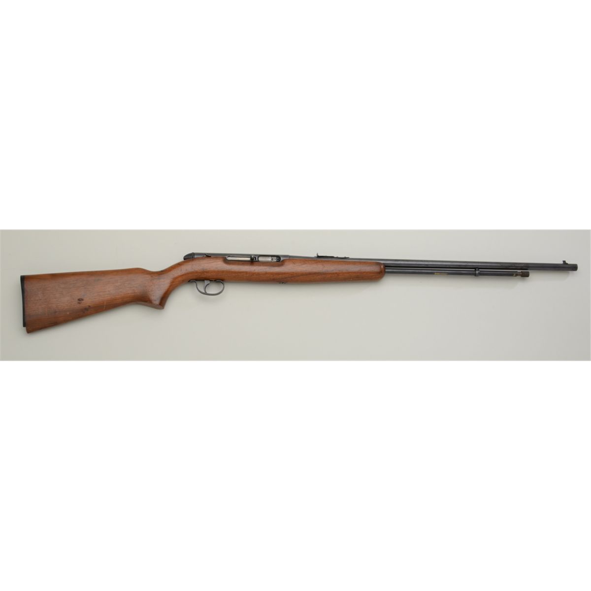 Remington Model 550-1 semi-auto rifle, .22 short, long or LR cal., 24 ...