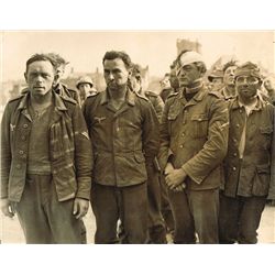 1939-45: World War Two British and American press photographs collection