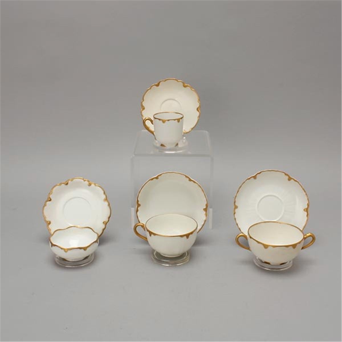 Haviland & Co. Limoges Porcelain Dinner Service