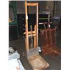 Image 1 : 1000# WAREHOUSE LIFT;