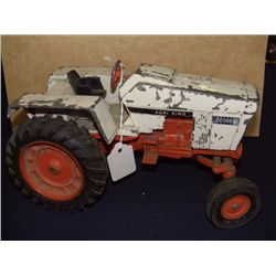 Ertl red & white toy tractor Case Agri-King