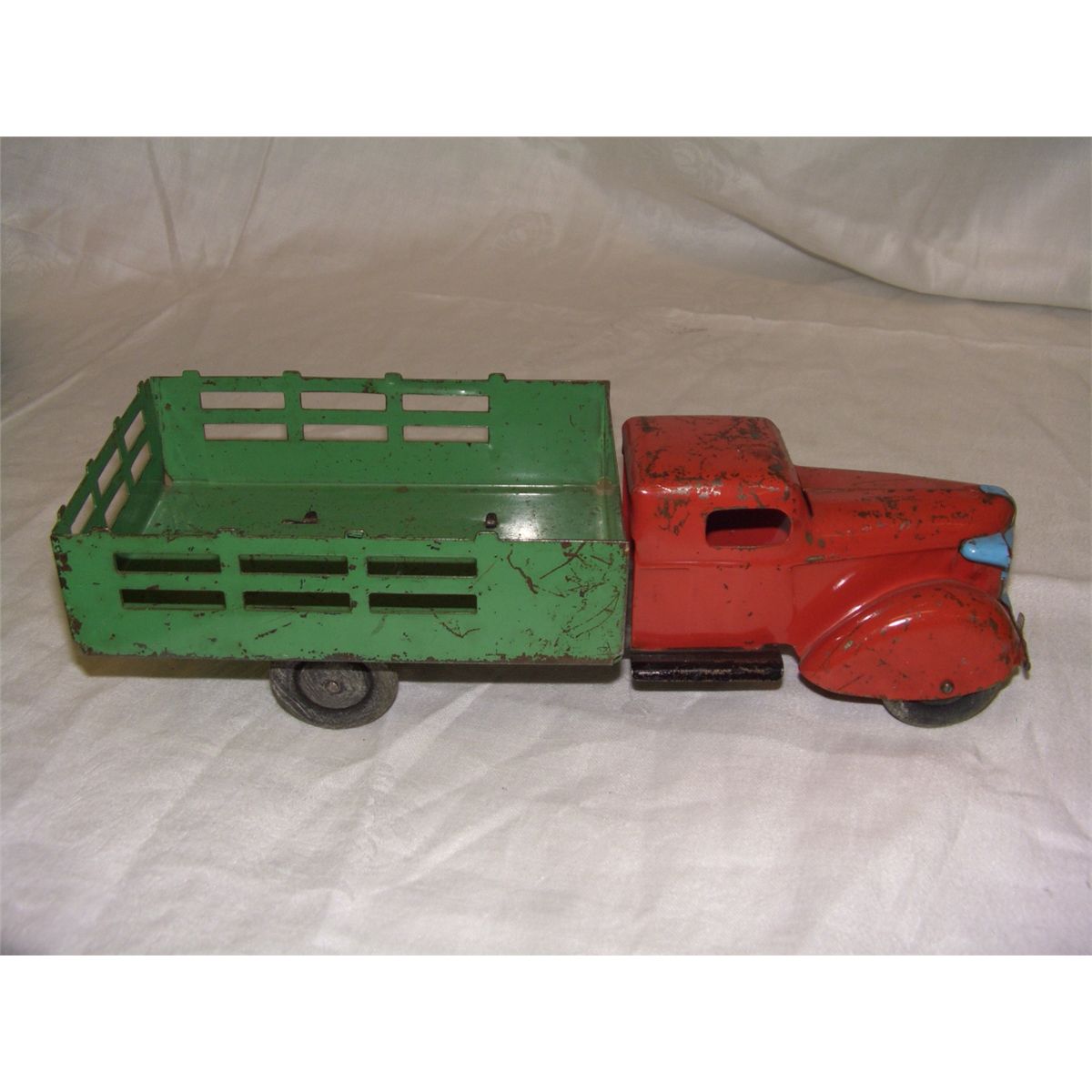 Wyandotte 1930's long nose toy truck