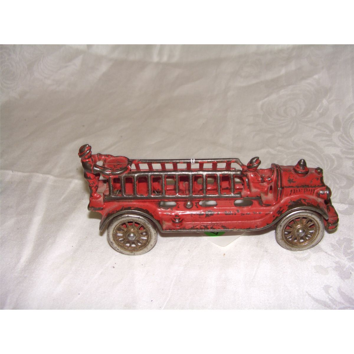 7 1/2" 1920's cast iron fire truck toy