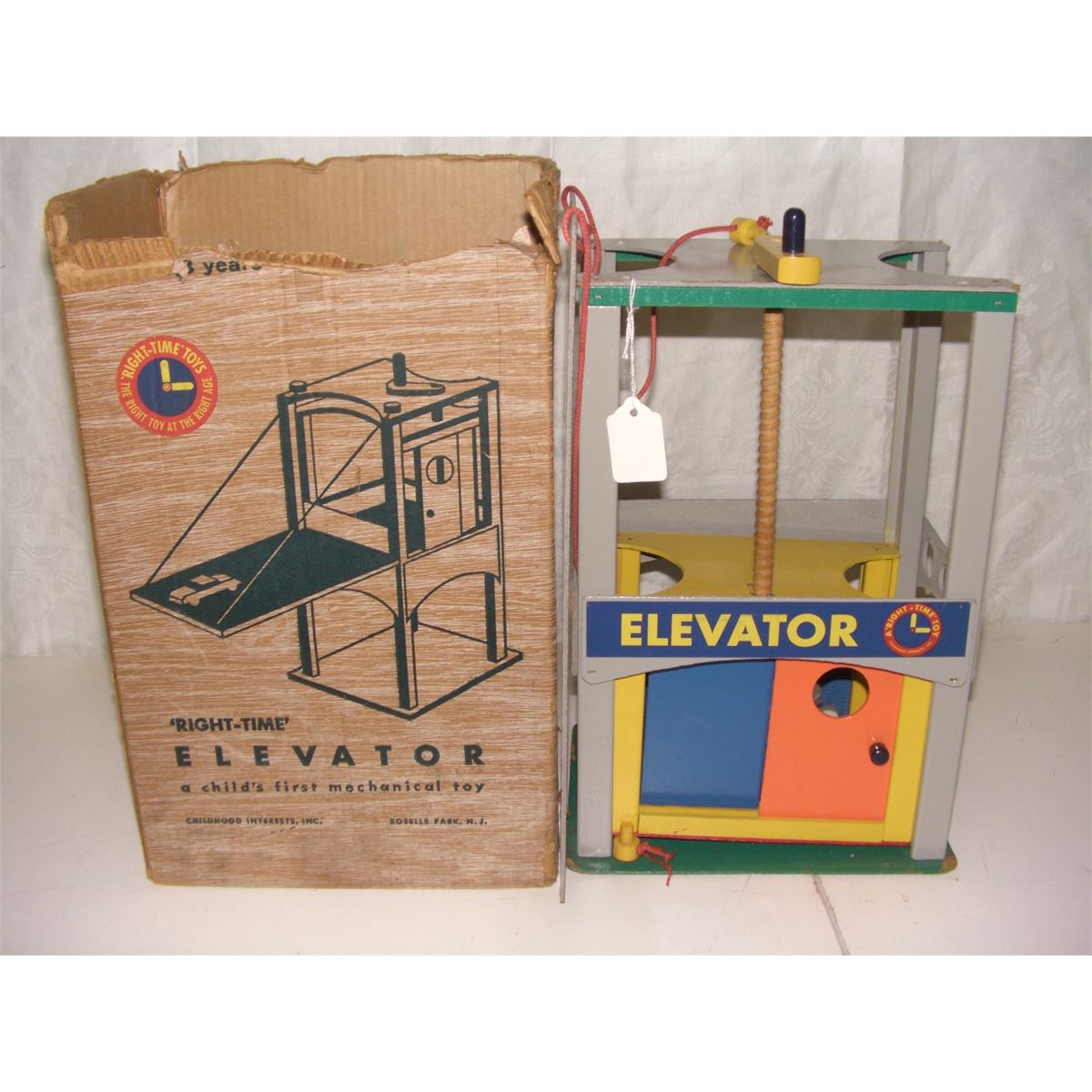 Right Time toy elevator w/ box