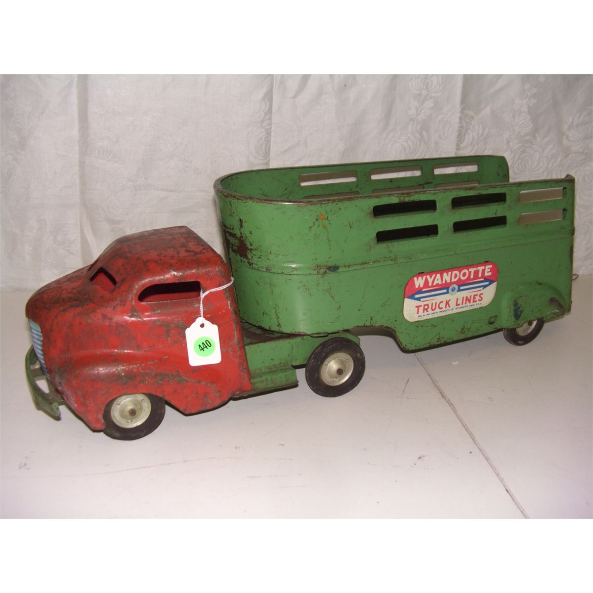 24" Wyandotte cattle truck and trailer