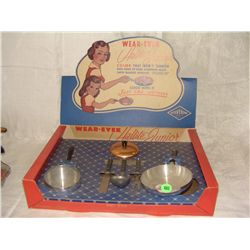 Wolverine pan set in original box advertising