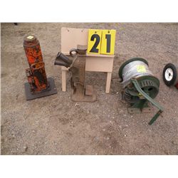winch & 2 jacks