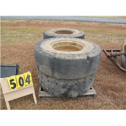 quanity of 4 wheel loader tires