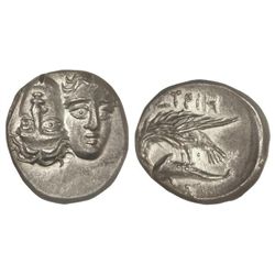 Estátera. 400-350 a.C. ISTROS. TRACIA. Anv.: Dos cabezas masculinas, una derecha y otra invertida. R