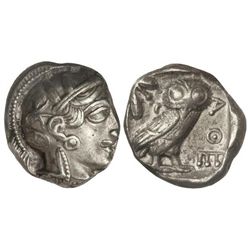 Tetradracma. 449-413 a.C. ATENAS. Anv.: Cabeza de Atenea con casco a derecha. Rev.: Lechuza a derech