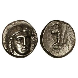 Dracma. 377-353 a.C. MASSAULOS. Anv.: Cabeza laureada de Apolo de frente, mirando a derecha. Rev.: Z