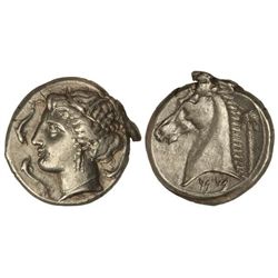 Tetradracma. 350-325 a.C. ZEUGITANIA. Anv.: Cabeza femenina a izquierda rodeada por delfines. Rev.: 