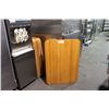 Image 1 : 6 WOODEN RESTAURANT TABLE TOPS