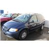 Image 1 : 2004 BLUE DODGE CARAVAN 2 DR SW