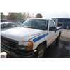 Image 1 : 2000 WHITE GMC SIERRA P/U SL SERIES