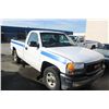 Image 2 : 2000 WHITE GMC SIERRA P/U SL SERIES