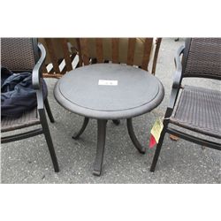 BLACK MODELED CIRCULAR END TABLE