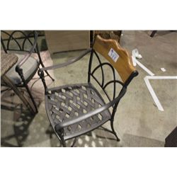 WOOD TOP METAL DINING CHAIR