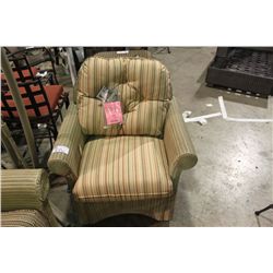 LLOYD/FLANDER NATURAL RATAN ARM CHAIR