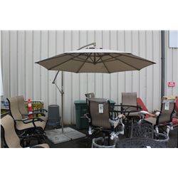 LARGE PATIO UMBRELLA