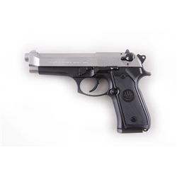 Beretta Mdl 92FS Cal 9mm SN:BER465547 Double action/Single action 15 shot semi-auto pistol with ambi